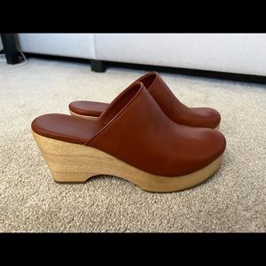 Everlane “The Clog”